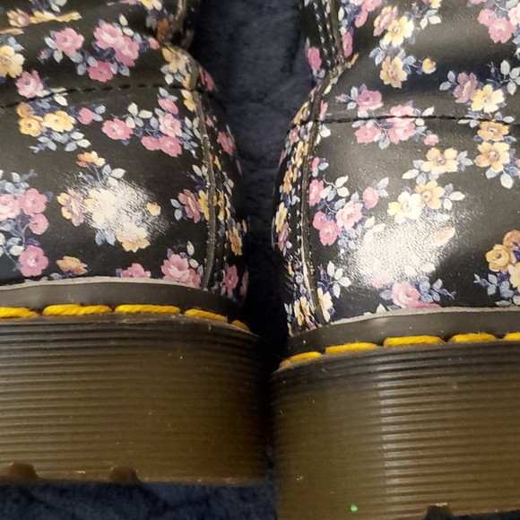 Doc Martens AirWair with Bouncing Soles Sz 8 - Picture 5 of 7